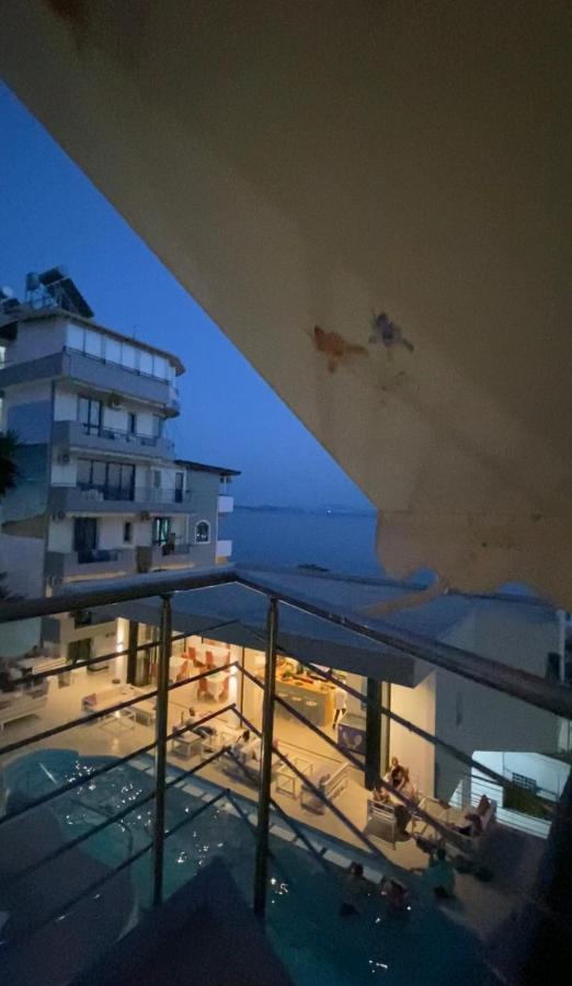 Crown Apartment Sarandë Exterior foto
