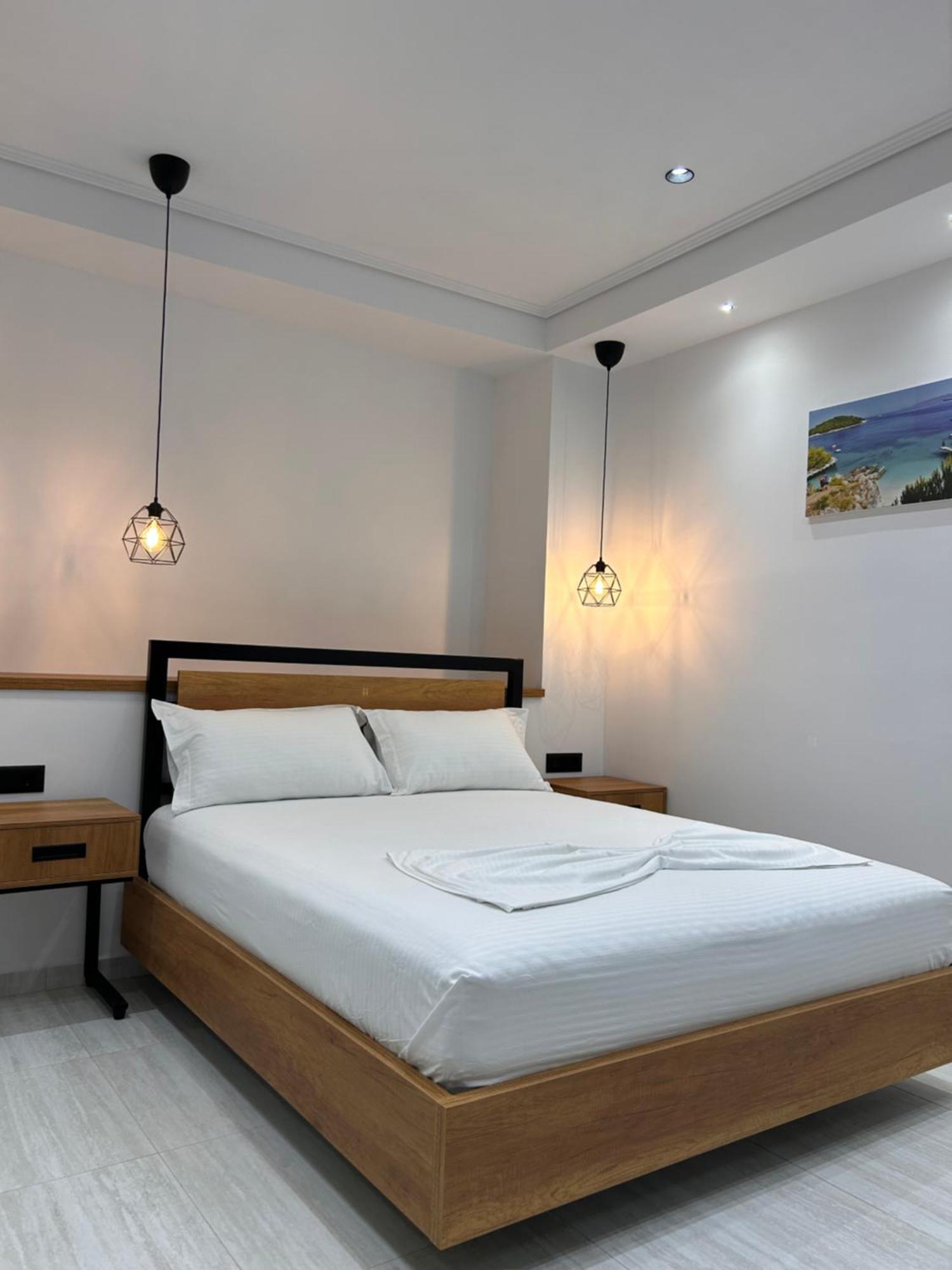 Crown Apartment Sarandë Exterior foto